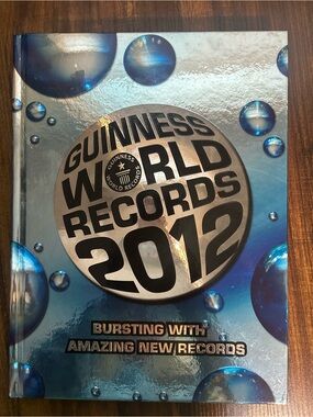 Guinness World Records 2012 Book - Blue Metallic Cover